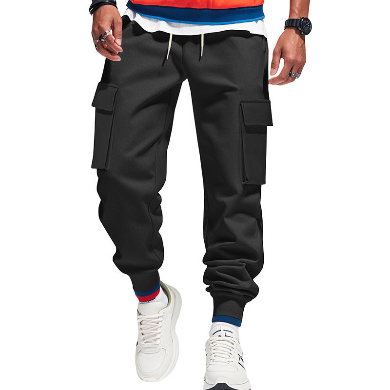 Herren nan Cargo-Jogginghose mit Tunnelzugbund, aufgesetzten Klappentaschen und schmal zulaufenden Bündchen Shop Nory