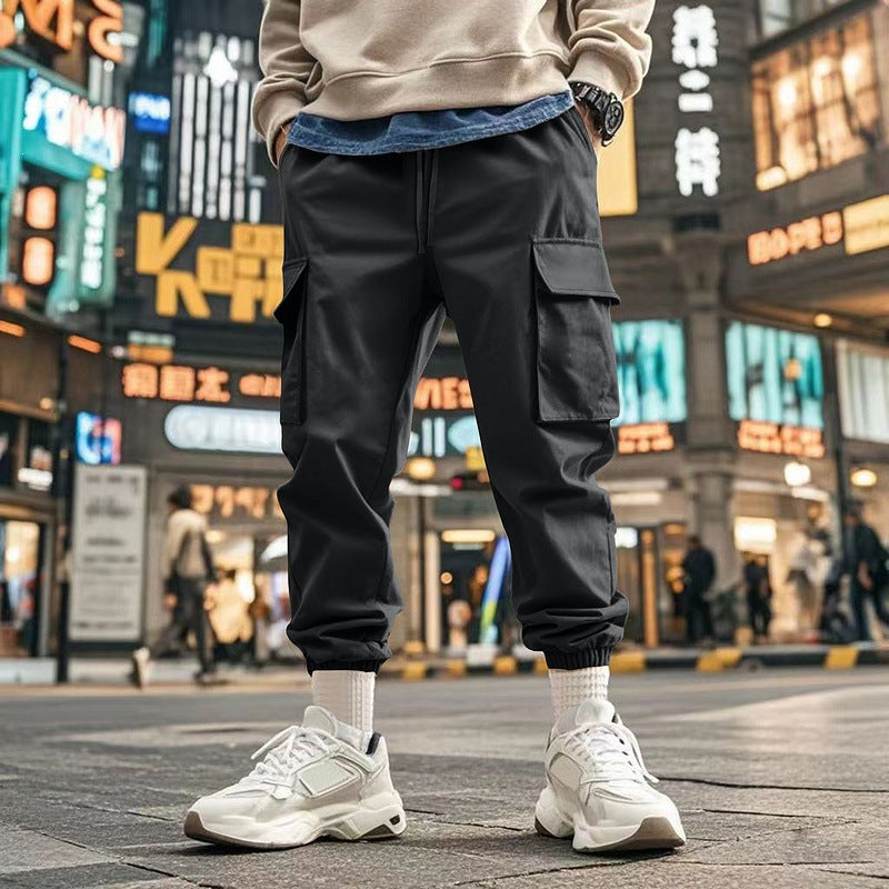 Herren Tapered Cargo-Jogginghose mit Kordelzug, aufgesetzten Klappentaschen und elastischen Bündchen Shop Nory