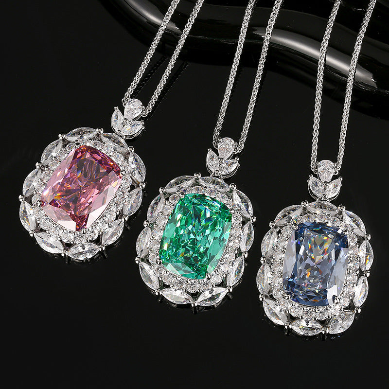 Kissen-Schliff Zentrastein Halo Anhänger Necklace mit Marquise- und Rundschliff CZ Akzenten in rhodiniertem Sterlingsilber