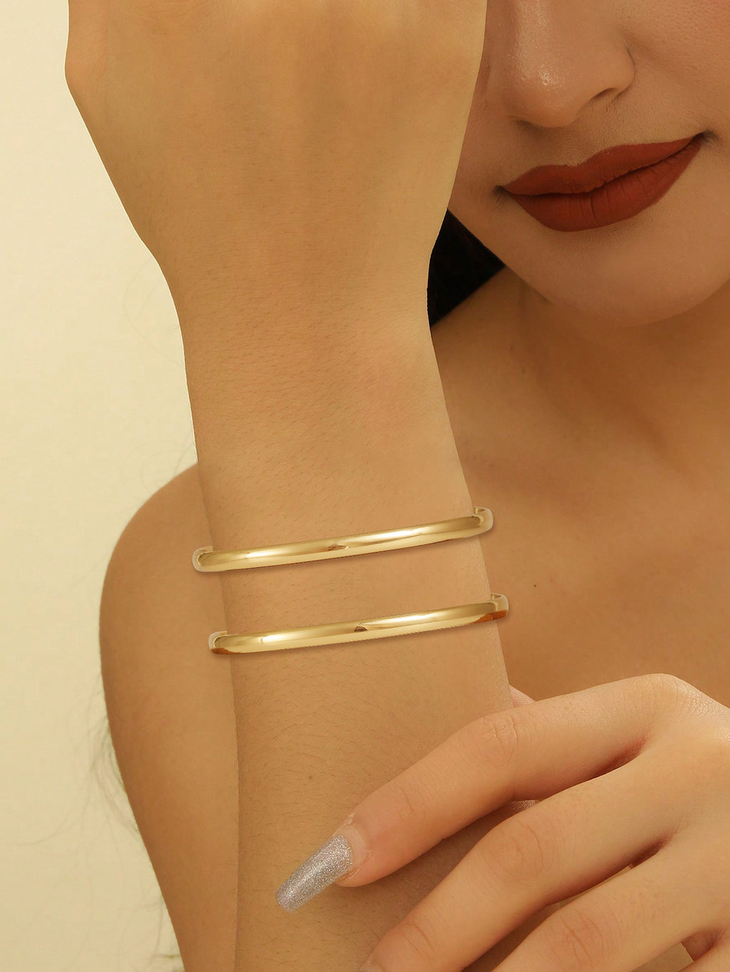 Damen Armreif mit elegantem geschwungenen Design Shop Nory