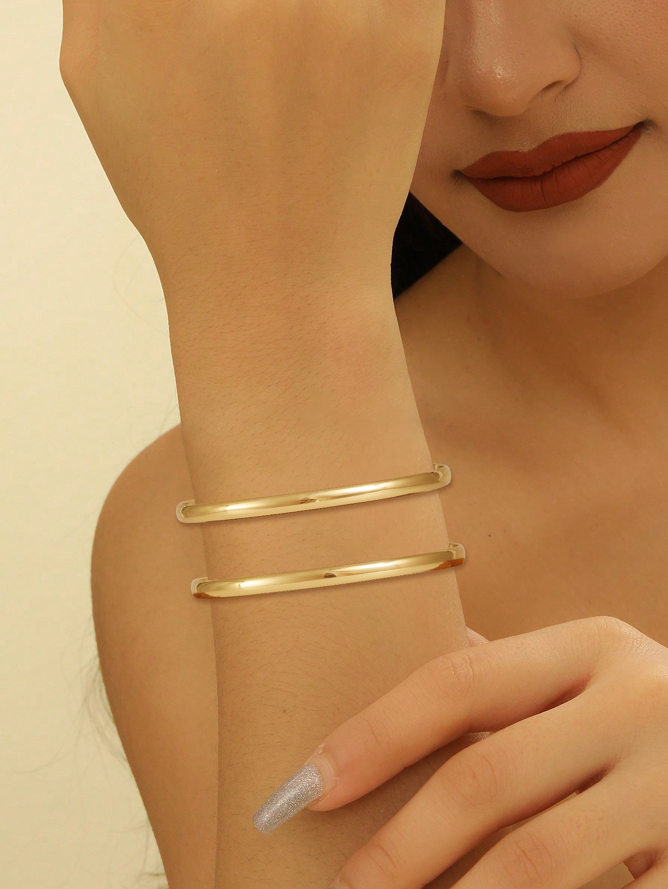 Damen Armreif mit elegantem geschwungenen Design Shop Nory