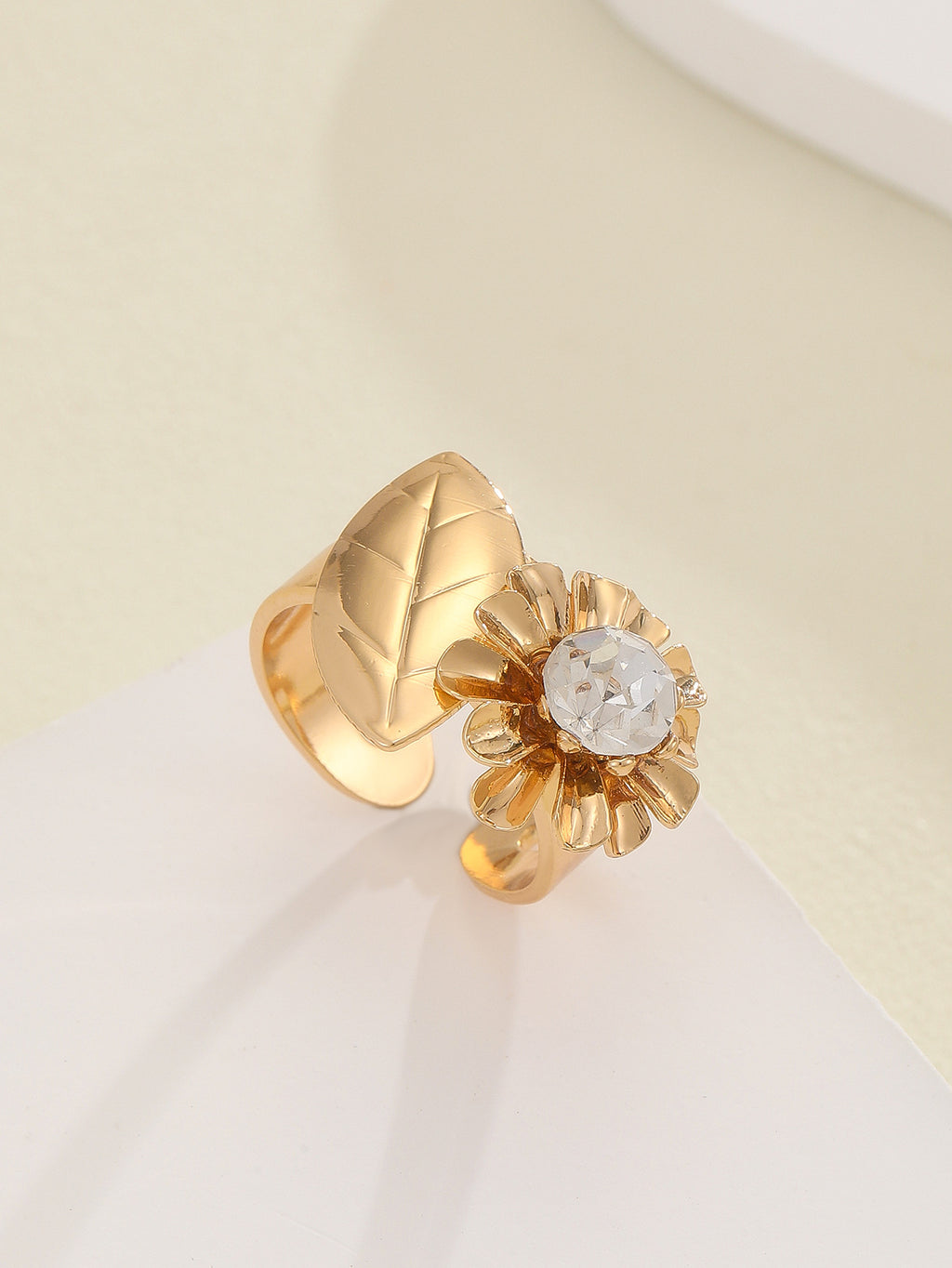 Damen Ring mit kunstvollem Muschel- und Schleifenmotiv Shop Nory