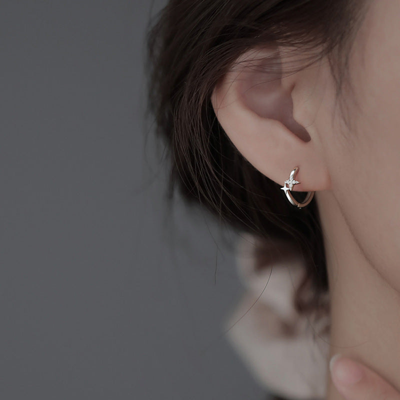 Damen-Ohrstecker mit filigranem Vogel-Design und funkelnden Zirkonia Shop Nory
