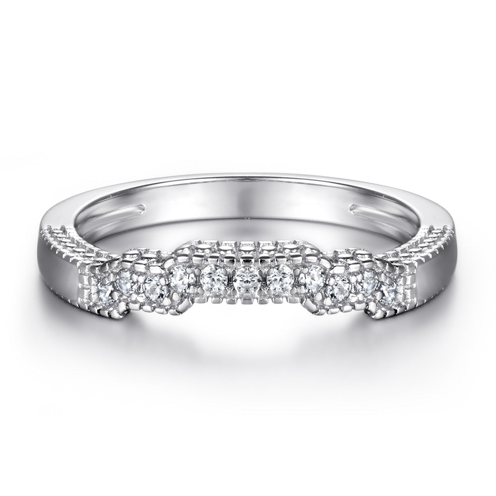 Damen Ring mit filigranem Design und funkelnden Zirkonia-Steinen Shop Nory