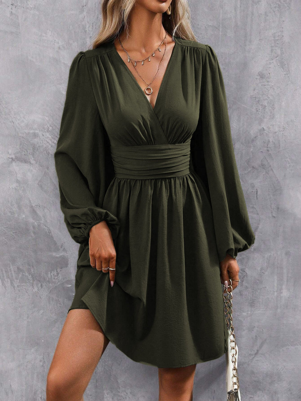 Damen Wickelkleid mit schickem V-Ausschnitt und voluminösen Ärmeln