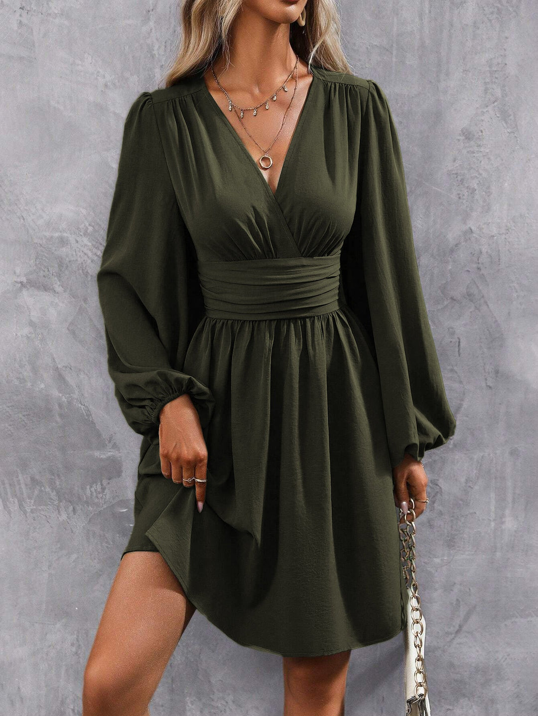 Damen Wickelkleid mit schickem V-Ausschnitt und voluminösen Ärmeln