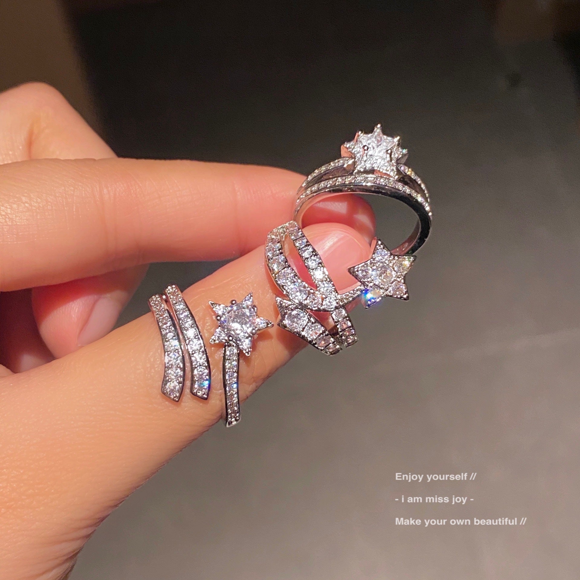 Damenring mit funkelndem Stern-Design und eleganten Zirkonia-Steinen Shop Nory