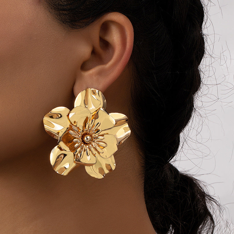 Damen Ohrstecker im eleganten Blumen-Creolen-Design Shop Nory