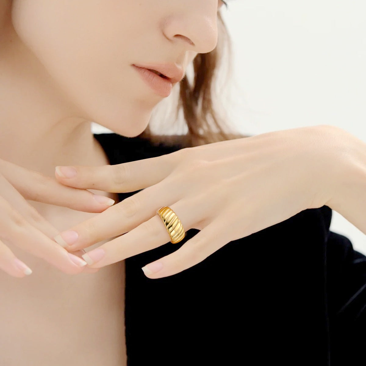 Damen Ring mit kunstvollem, gewundenem Design Shop Nory
