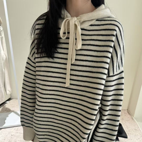 Damen Oversize-Kapuzenpullover aus weichem Feinstrick mit maritimem Streifenmuster Shop Nory