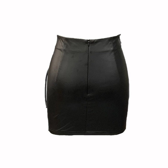 Damen Minirock aus Kunstleder mit raffinierten Schnürdetails