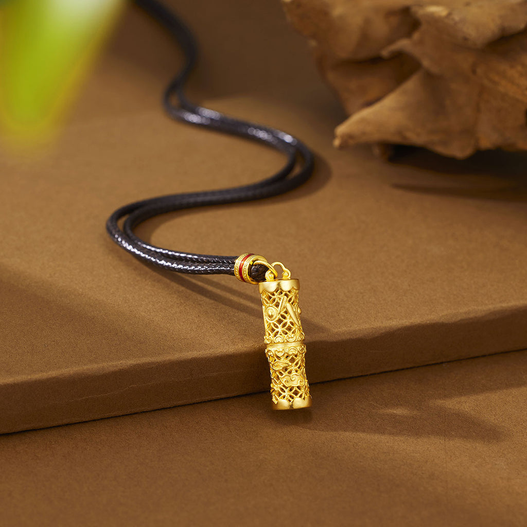 Damen exklusive Halskette mit kunstvollem Anhänger aus Gold und dekorativer Lederkette Shop Nory