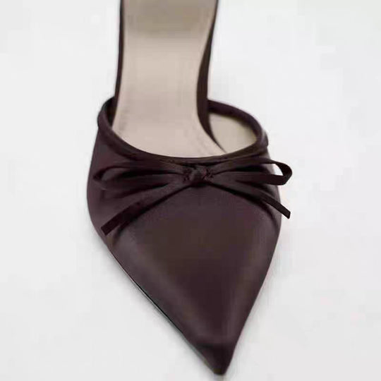Damen Spitz zulaufende Satinähnliche Mule mit zierlicher Schleifen-Applikation und schlankem Stiletto-Absatz Shop Nory