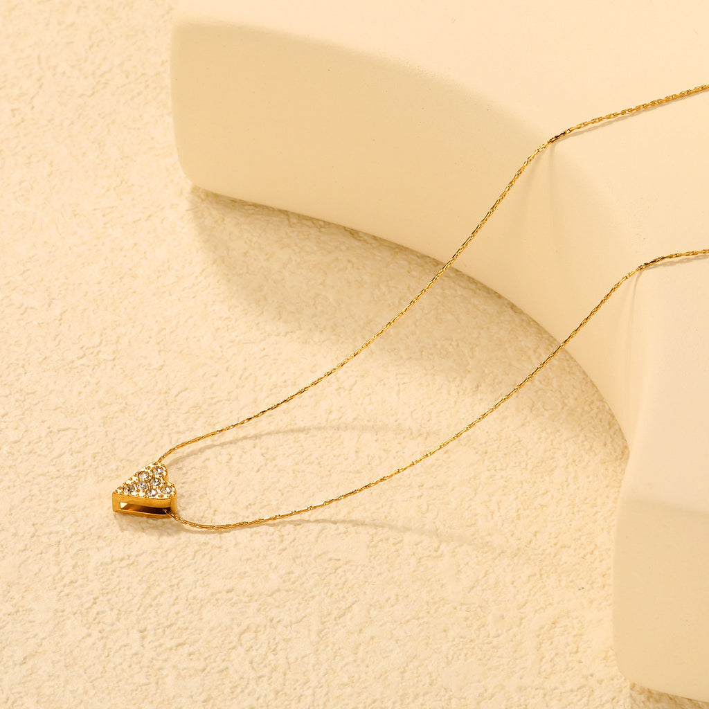 Damen Halskette mit luxuriösem Hufeisen-Anhänger und funkelnden Zirkonia-Details Shop Nory