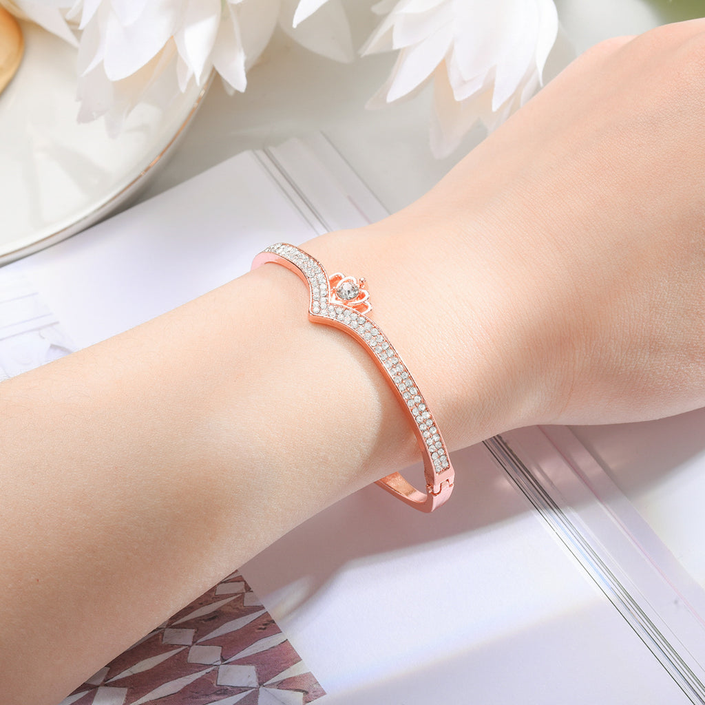 Damen Armreif mit funkelndem Zirkonia-Besatz und elegantem Design Shop Nory