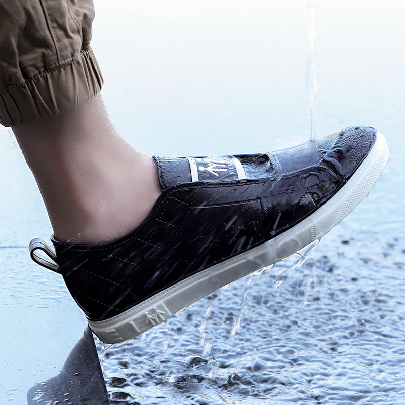 Damen Lässige Slip-On Sneaker in Lederoptik mit gesteppter Fersenpartie und kontrastierter Gummisohle Shop Nory