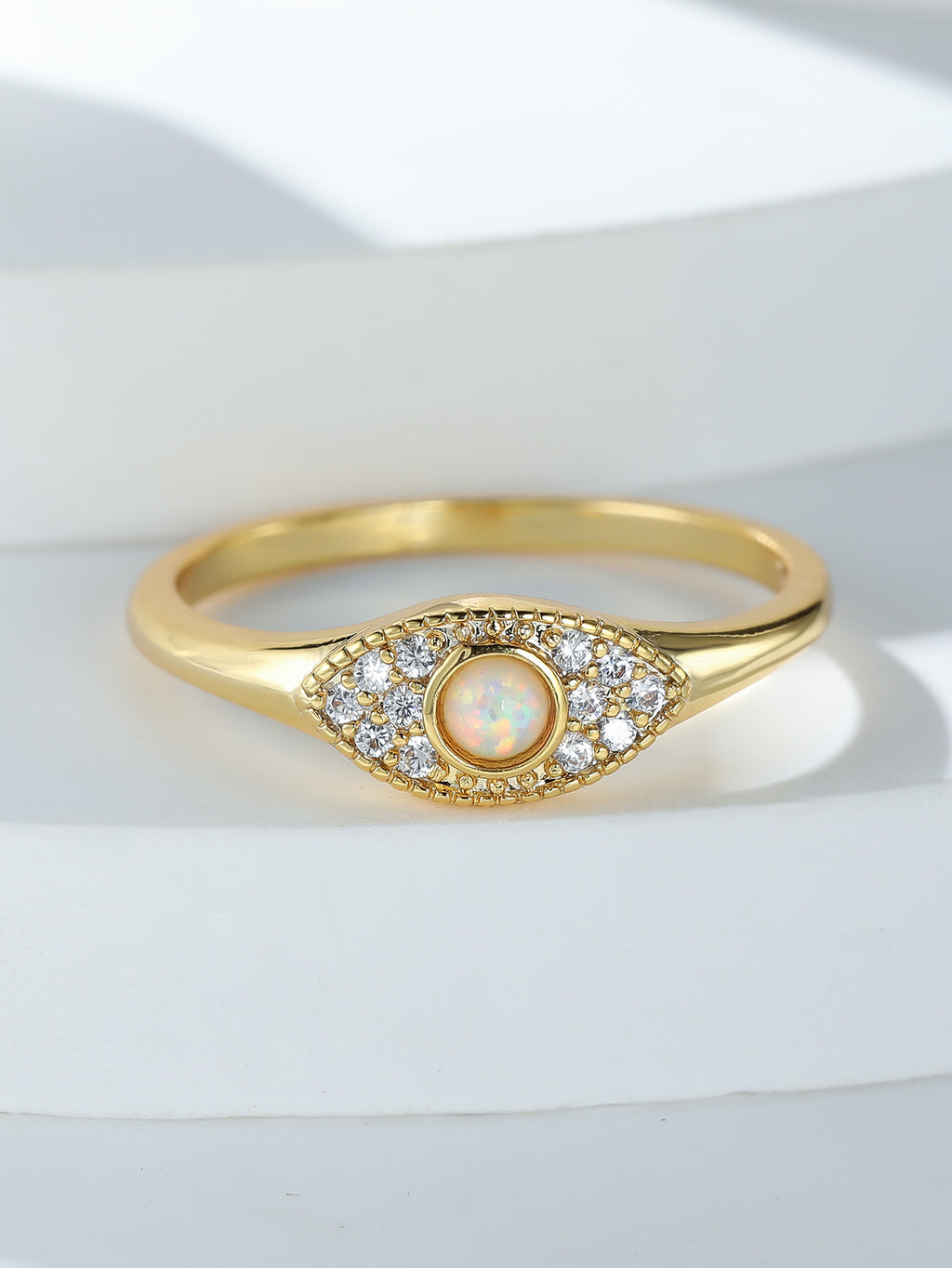 Damen Ring mit funkelndem Opal-Motiv und kunstvollen Zirkonia-Verzierungen Shop Nory