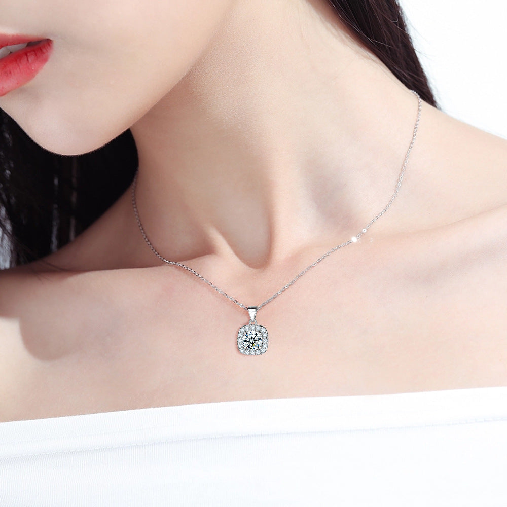 Damen Ohrringe mit strahlendem blauen Kristall und funkelndem Zirkonia-Rahmen Shop Nory