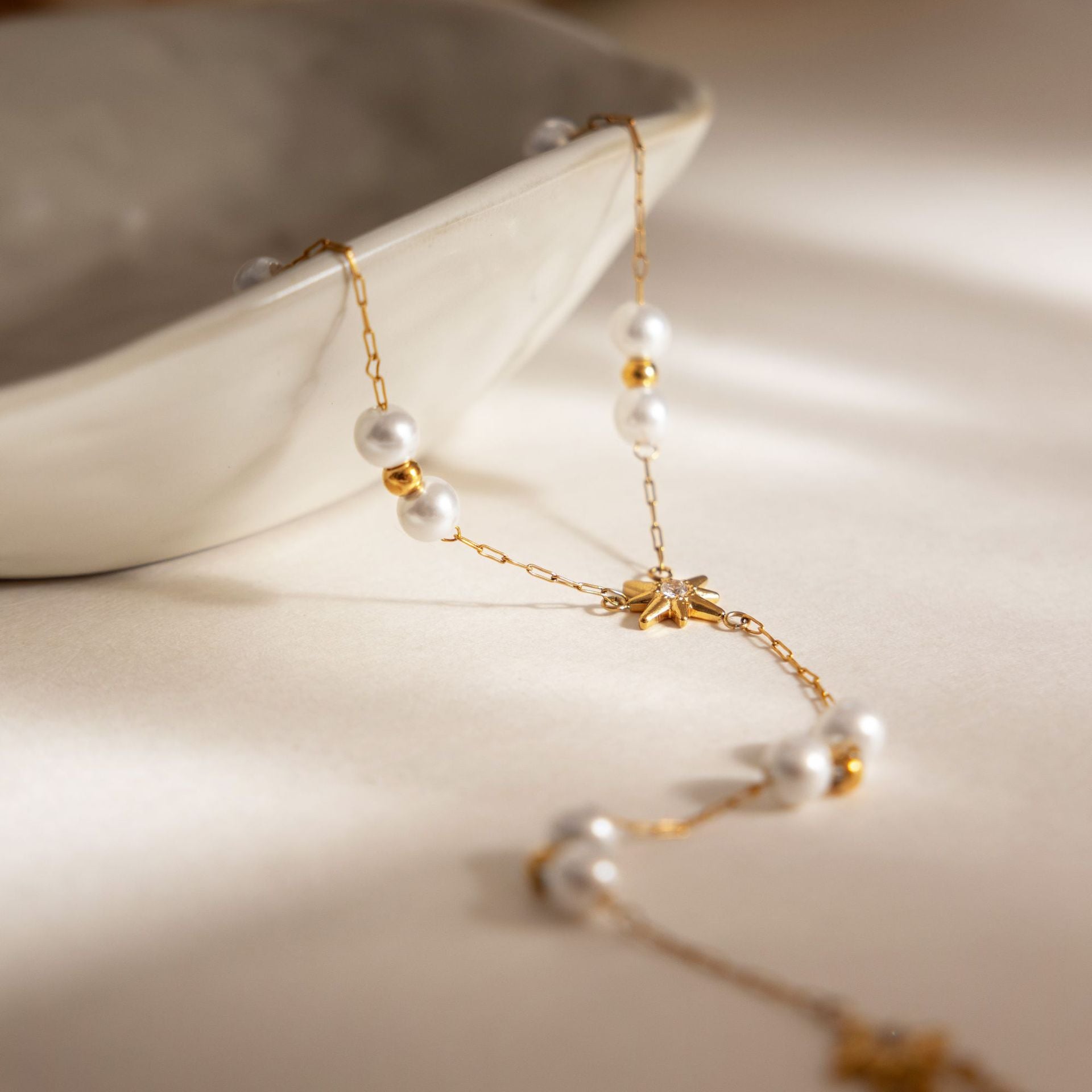 Damen Fußkettchen mit eleganten Perlen- und Sternenverzierungen Shop Nory