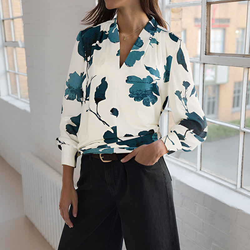 Damen Watercolor-Bluse mit V-Ausschnitt, Plissée-Schulter und legerer Wickeloptik Shop Nory