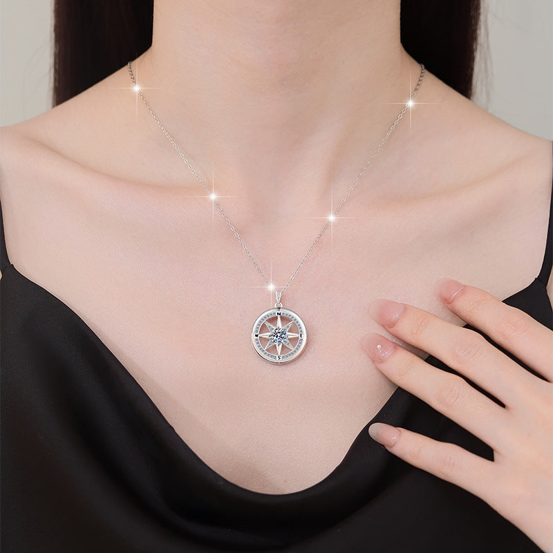 Damen Halskette mit detailreichem Kompass-Anhänger Shop Nory