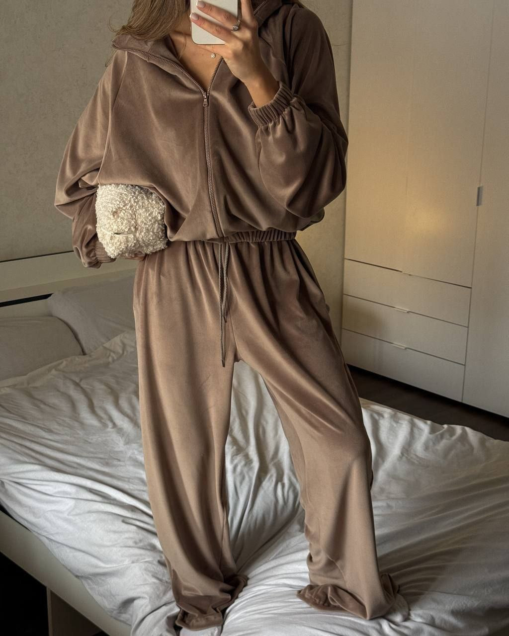 Damen lässiges Lounge-Zweiteiler Set mit Oversize Zipjacke und weitem Bundhose Shop Nory