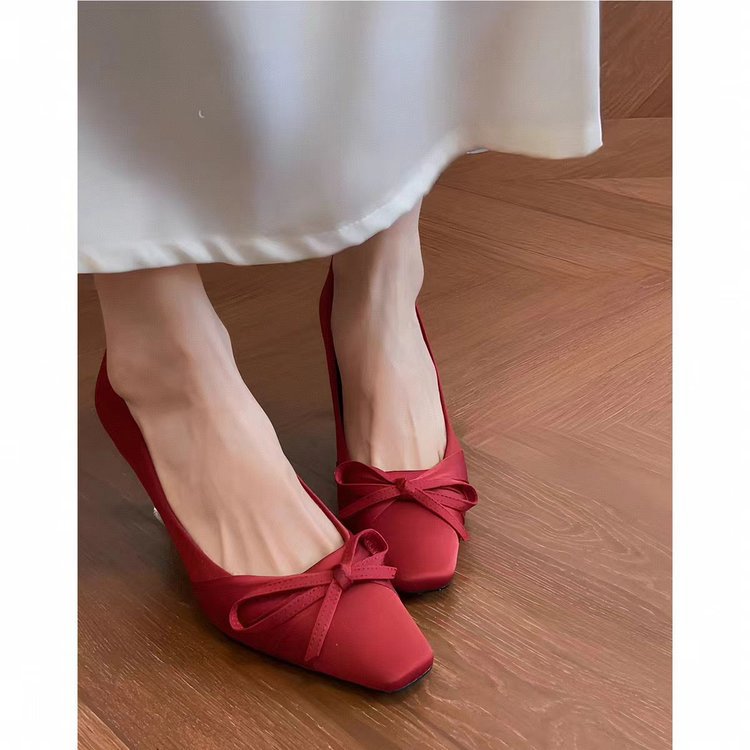 Damen Elegante flache Ballerinas mit quadratischer Zehenpartie und dekorativer Schleife Shop Nory