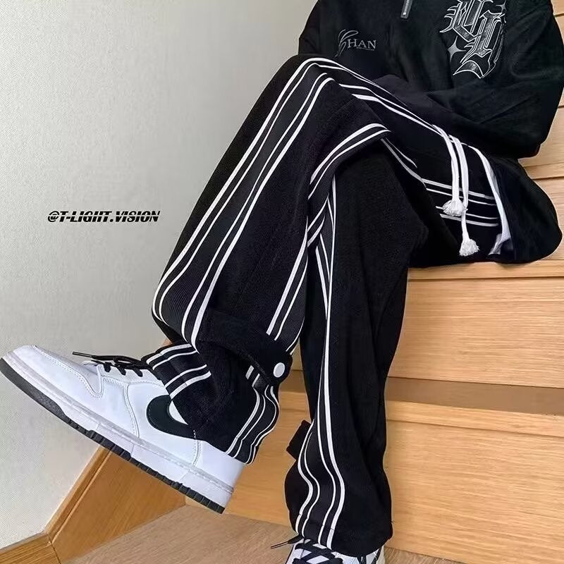 Herren Modische Relaxed-Fit Jogginghose mit seitlichen Streifen Shop Nory