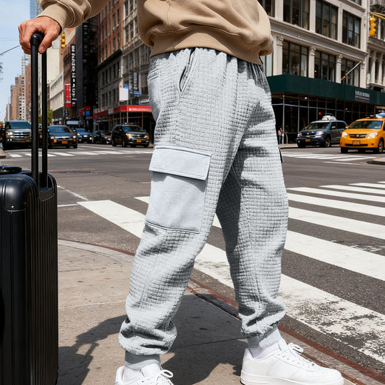 Herren Cargo-Jogginghose mit markanter Waffelstruktur, elastischem Bund und großen Klappentaschen Shop Nory