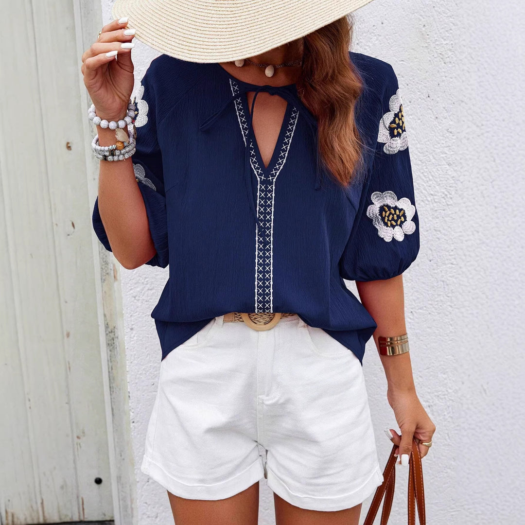 Damen Boho-Bluse mit V-Ausschnitt, floraler Stickerei und Kurzarm Shop Nory