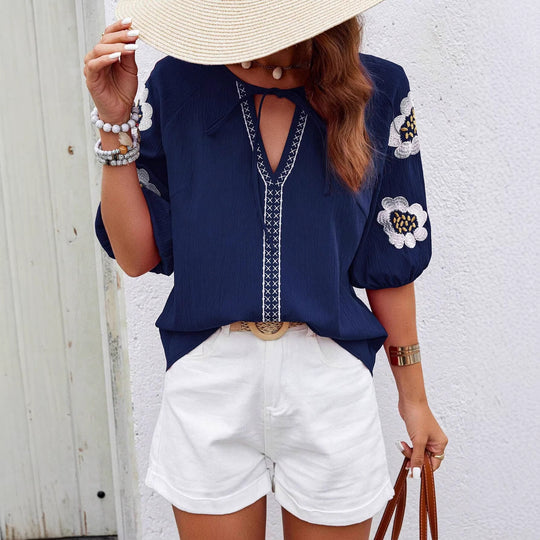 Damen Boho-Bluse mit V-Ausschnitt, floraler Stickerei und Kurzarm Shop Nory