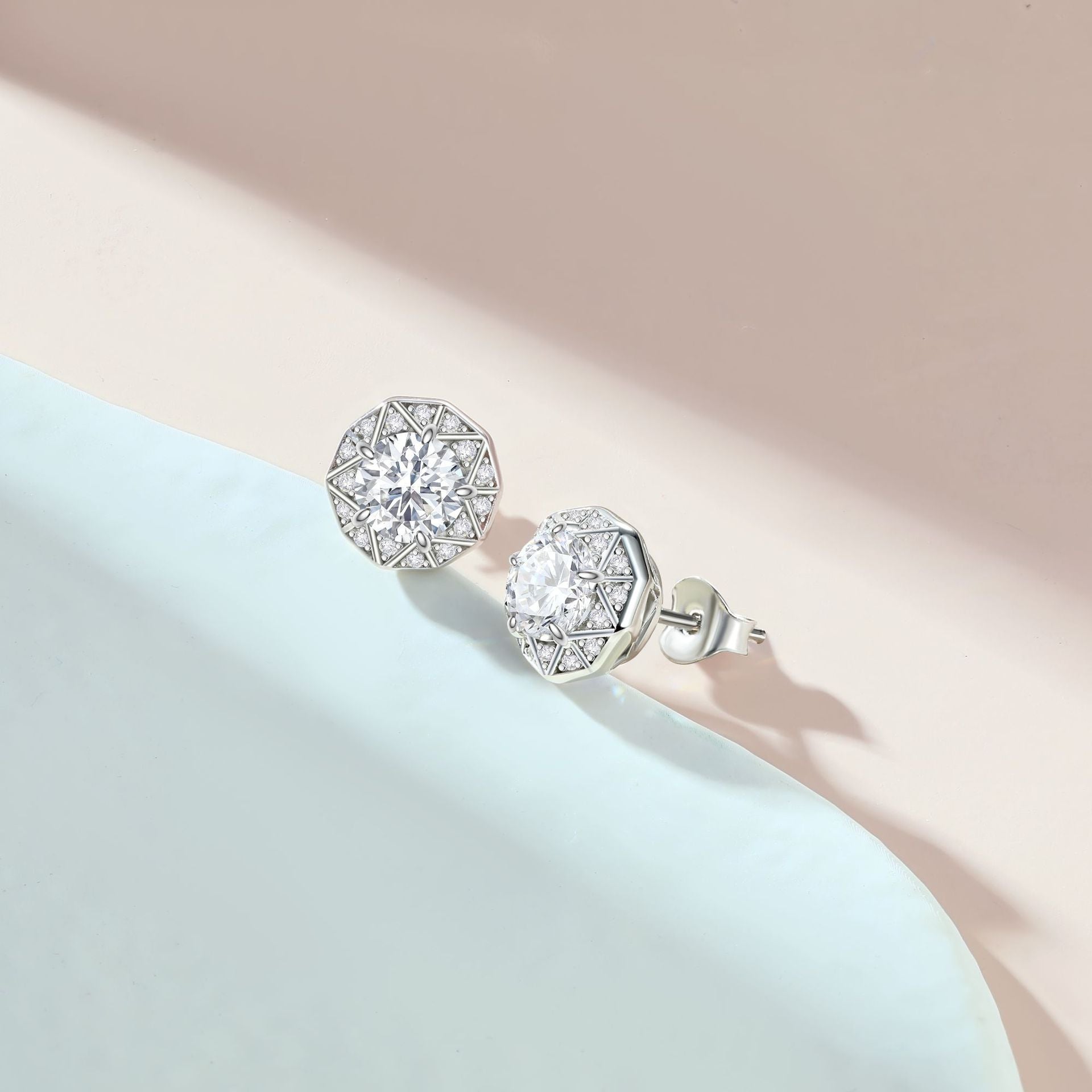 Damenohrringe mit elegantem geometrischen Design und funkelnden Zirkonia Shop Nory