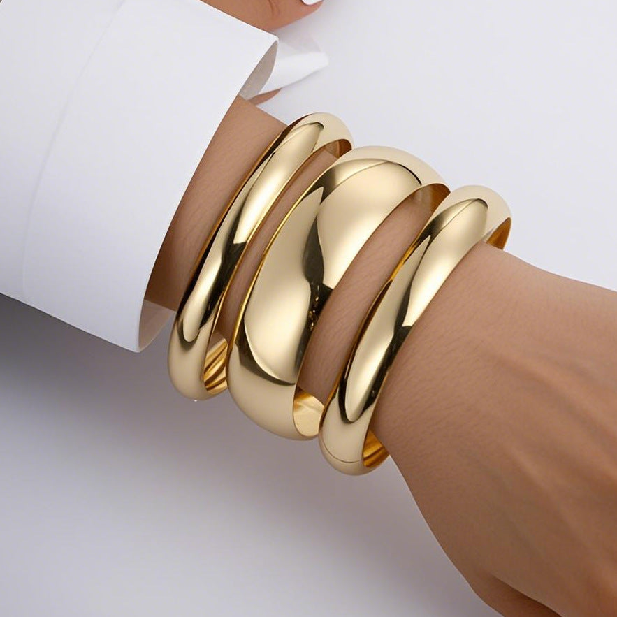 Damen Armreif-Set aus hochwertigem, glänzendem Metall Shop Nory