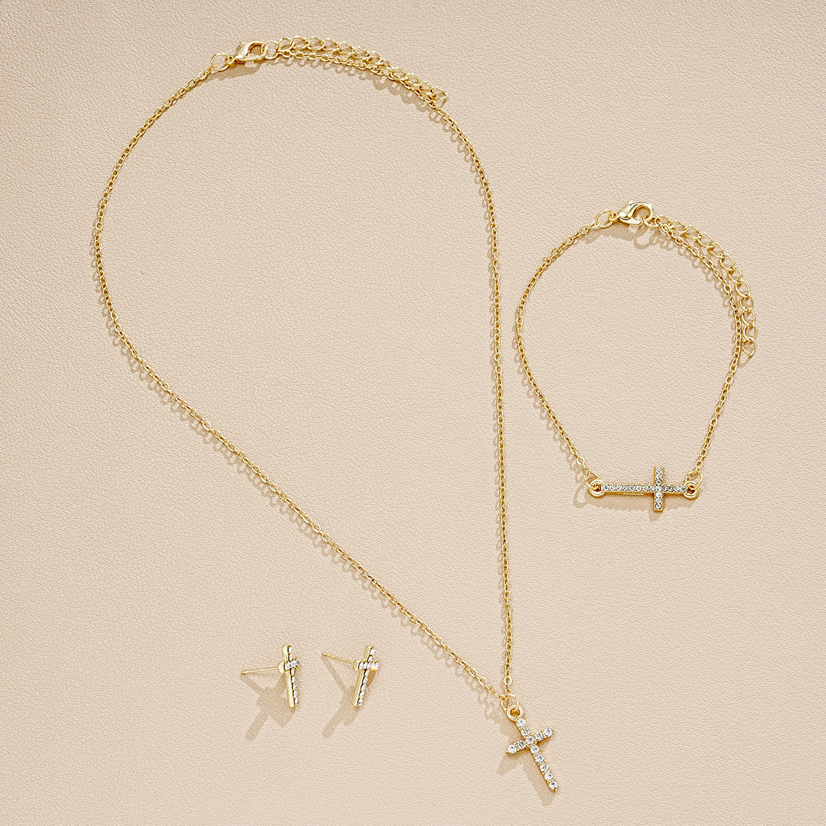 Damen Schmuckset mit funkelnden Kreuzanhängern Shop Nory