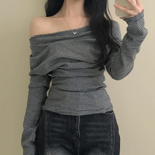 Damen nan asymmetrisches Off-Shoulder Langarmshirt mit taillierter Raffung und schmaler Stretch-Passform Shop Nory