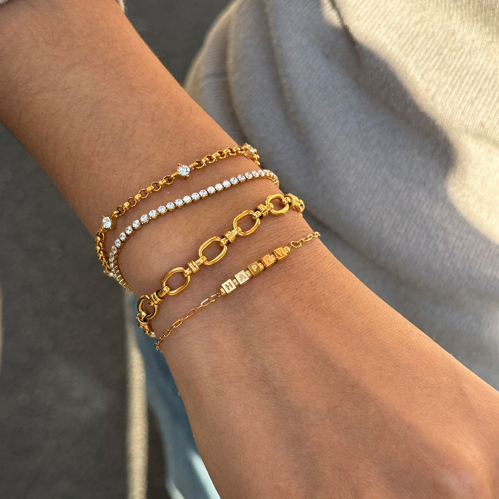 Damen Armband mit personalisierbarem "HAPPY" Anhänger aus hypoallergenem Edelstahl Shop Nory