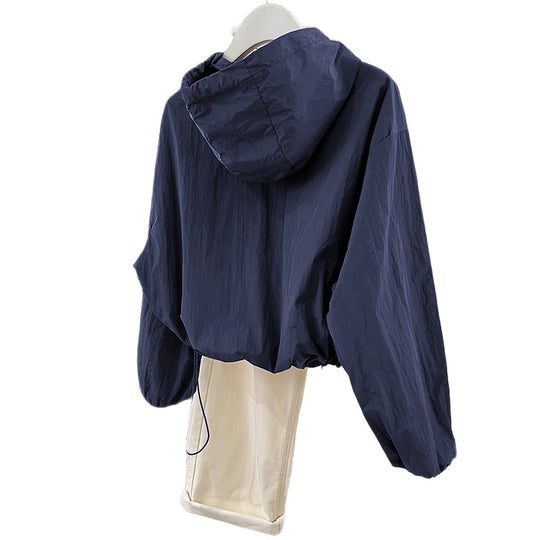 Damen nan leichtgewichtige Kapuzen-Übergangsjacke mit Tunnelzugbündchen und Ballonärmeln Shop Nory