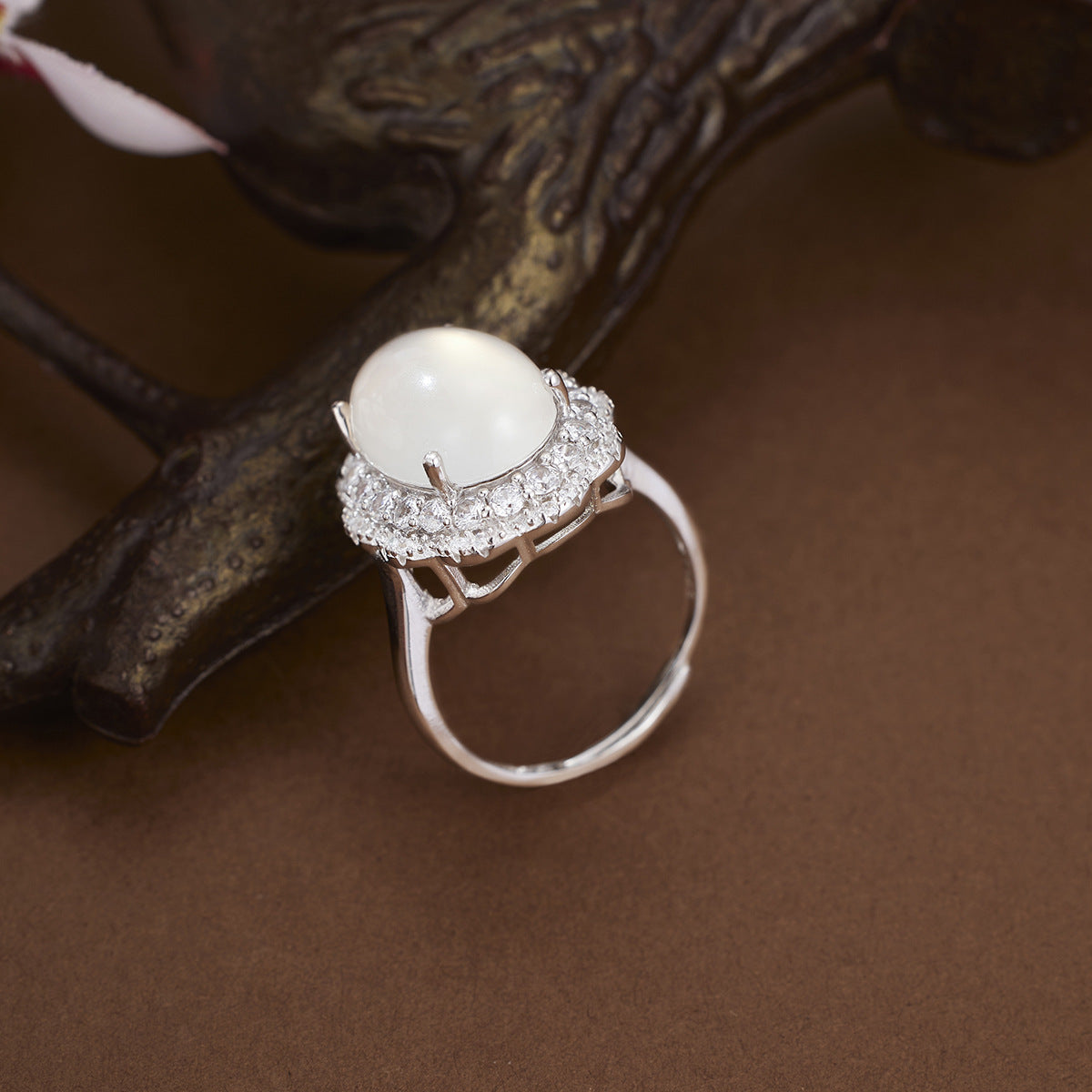 Damen Ring mit hochwertigem Mondstein und funkelndem Zirkonia Shop Nory