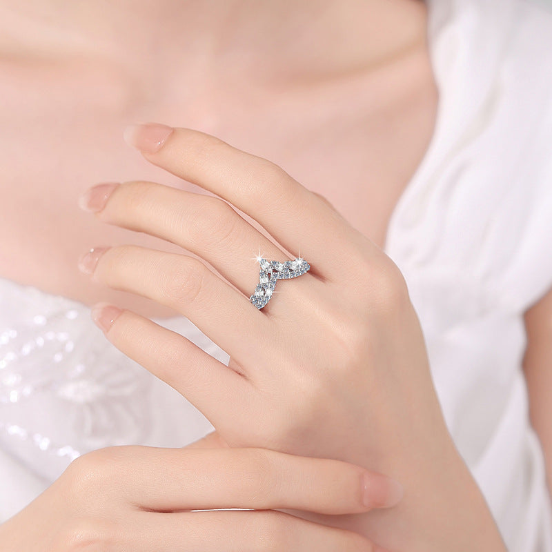 Damen zart verzierter Verlobungsring mit funkelnden Zirkonia Shop Nory