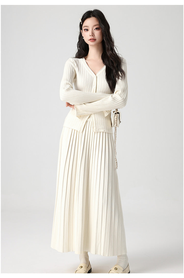 Damen Feines Strick-Set mit V-Ausschnitt Cardigan und plissiertem Maxirock Shop Nory