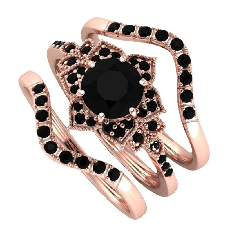 Damen Statement-Ring mit filigranem Blumenmuster und funkelnden Akzenten Shop Nory