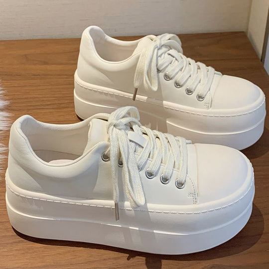 Damen Retro Plateausneaker mit zweifarbiger Lederoptik und extrahoher Gummiplattform Shop Nory