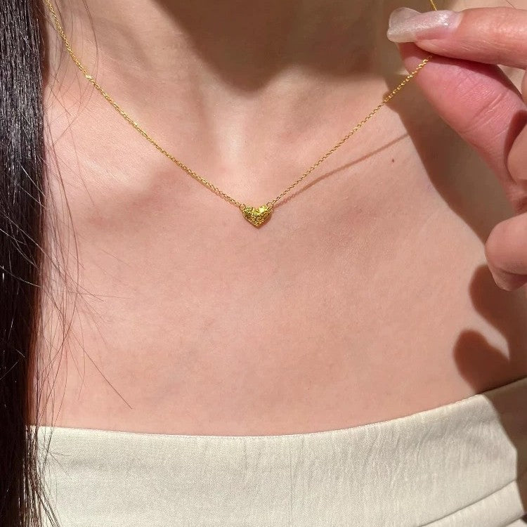 Damen Halskette mit funkelndem Herzanhänger aus hochwertigem Material Shop Nory