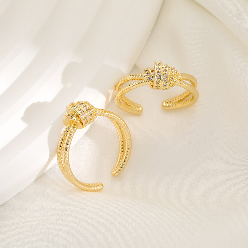 Damen Ring mit kunstvollem, mehrschichtigem Design und Zirkonia-Applikationen Shop Nory