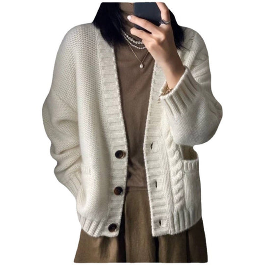 Damen Oversized Strickcardigan mit Zopfdetail, Eingrifftaschen und Knopfleiste Shop Nory