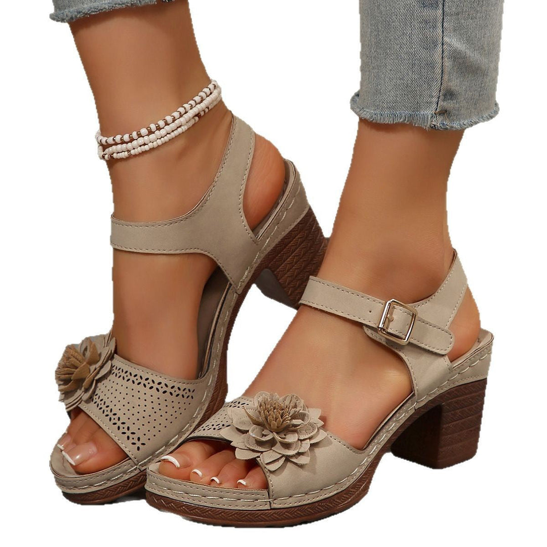Damen Plateau-Sandalen mit floralen Akzenten und rutschfester Sohle