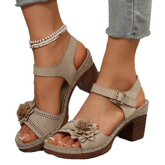 Damen Plateau-Sandalen mit floralen Akzenten und rutschfester Sohle