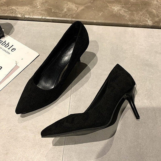 Damen Samtige spitze Pumps mit schmalem Stilettoabsatz und Komfortfußbett Shop Nory