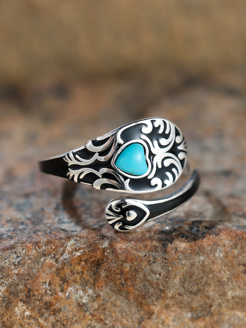 Damen Ring mit kunstvollem Design und schimmerndem Opal Shop Nory