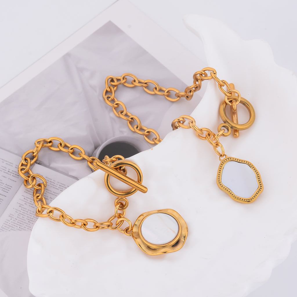 Damen Luxusarmband mit eleganter Medaillon-Applikation Shop Nory